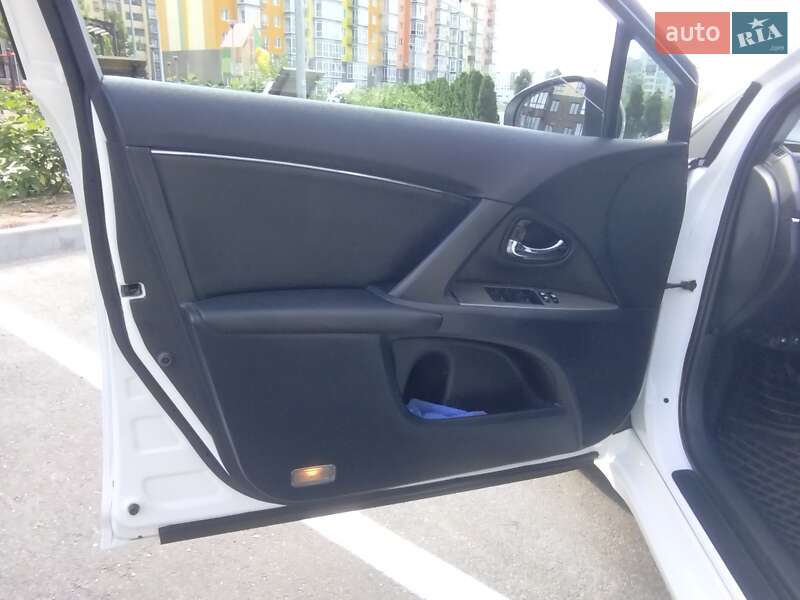 Седан Toyota Avensis 2008 в Чернигове фото 20 Седан Toyota Avensis 2008 в Чернигове