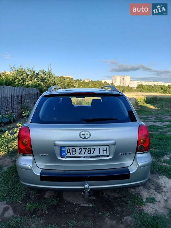 Универсал Toyota Avensis 2003 в Тетиеве