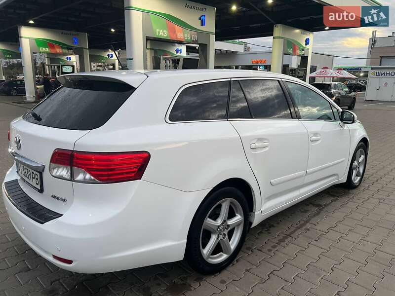 Универсал Toyota Avensis 2015 в Киеве