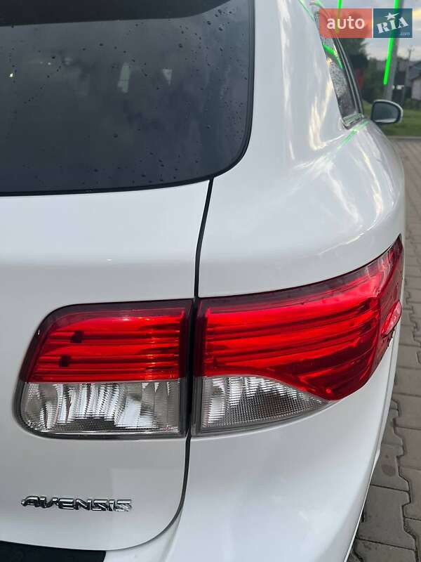 Универсал Toyota Avensis 2015 в Киеве