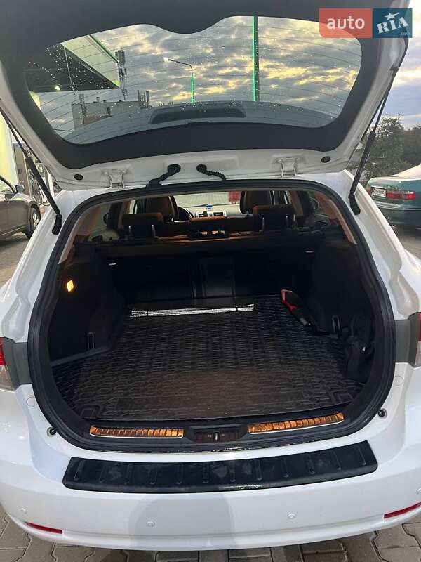 Универсал Toyota Avensis 2015 в Киеве