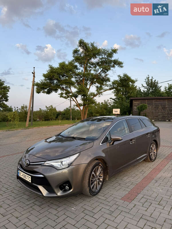 Toyota Avensis 2016