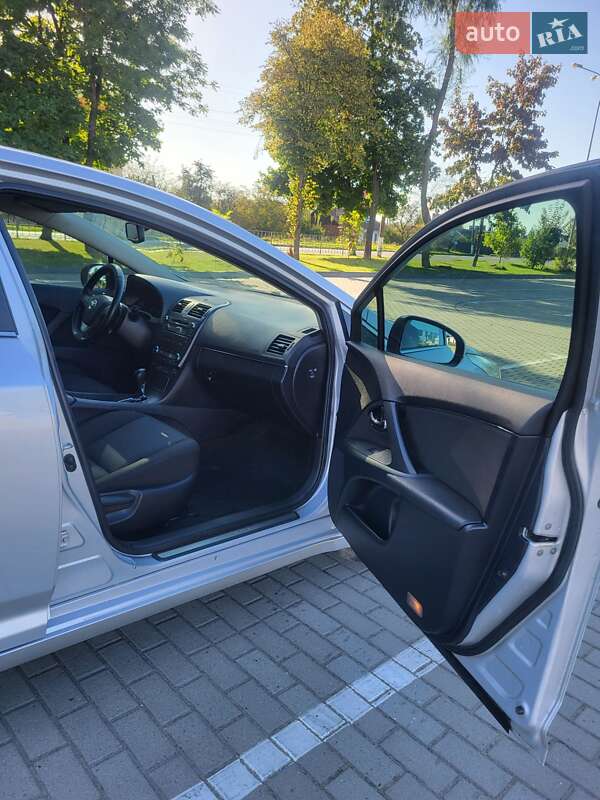 Седан Toyota Avensis 2008 в Коломые