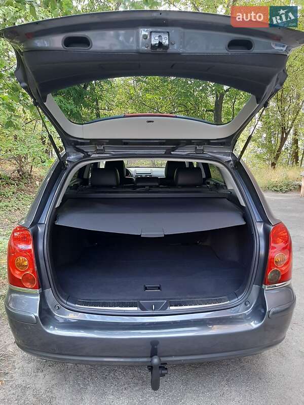 Универсал Toyota Avensis 2005 в Виннице