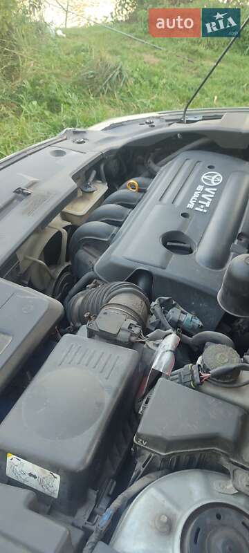 Седан Toyota Avensis 2007 в Киеве