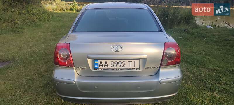 Седан Toyota Avensis 2007 в Киеве