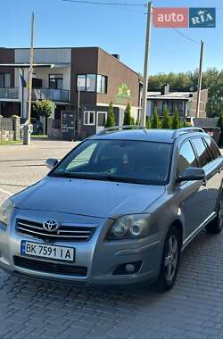 Універсал Toyota Avensis 2007 в Рівному