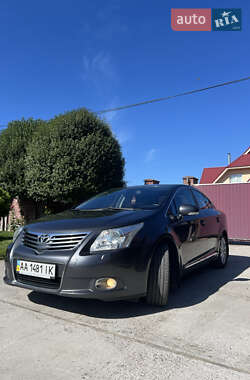 Седан Toyota Avensis 2008 в Киеве