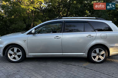 Универсал Toyota Avensis 2004 в Измаиле