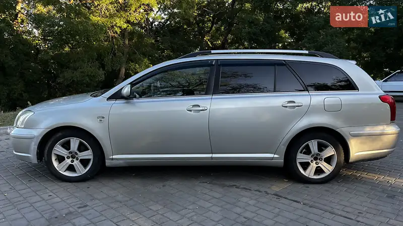 Toyota Avensis 2004