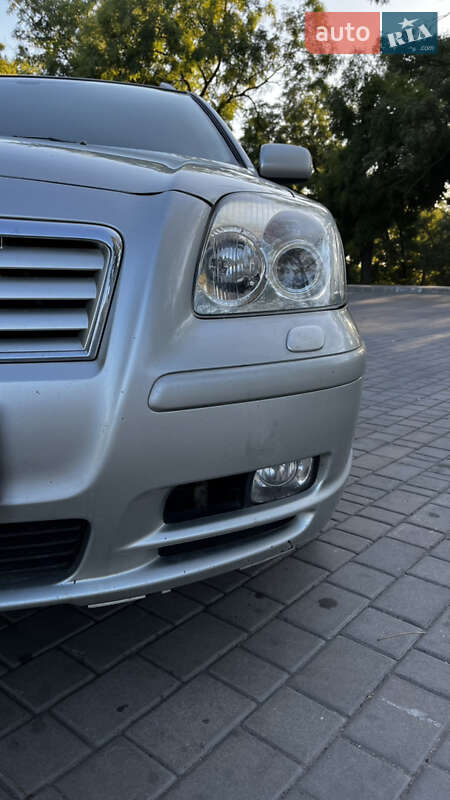 Універсал Toyota Avensis 2004 в Ізмаїлі