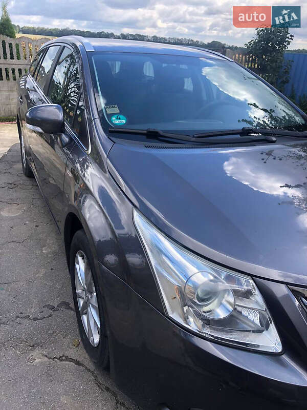 Хэтчбек Toyota Avensis 2011 в Виннице