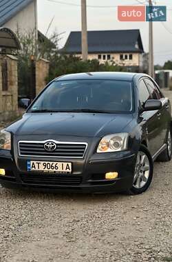 Лифтбек Toyota Avensis 2005 в Коломые