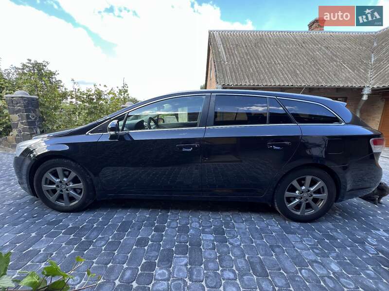 Универсал Toyota Avensis 2011 в Луцке