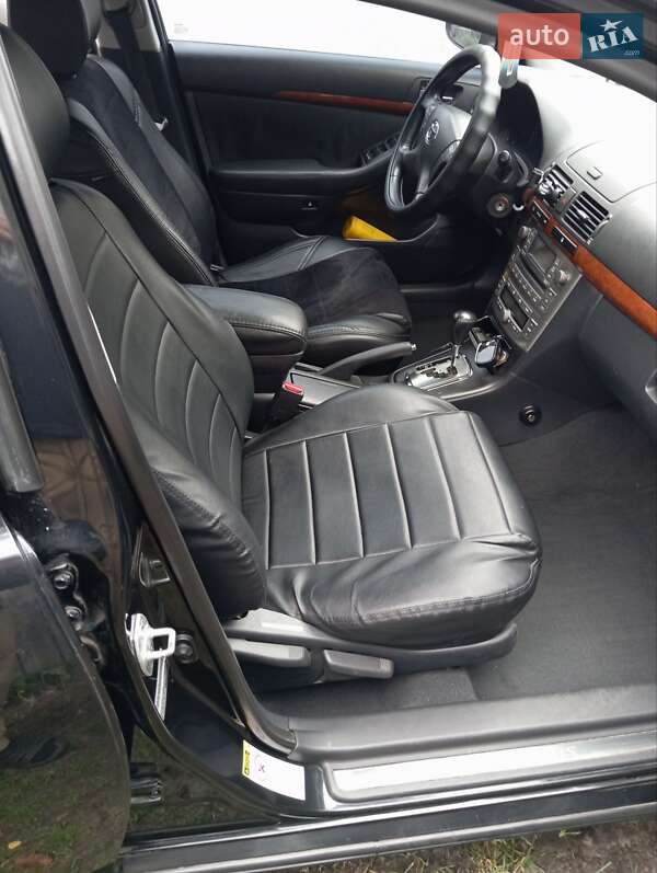 Седан Toyota Avensis 2007 в Вышгороде