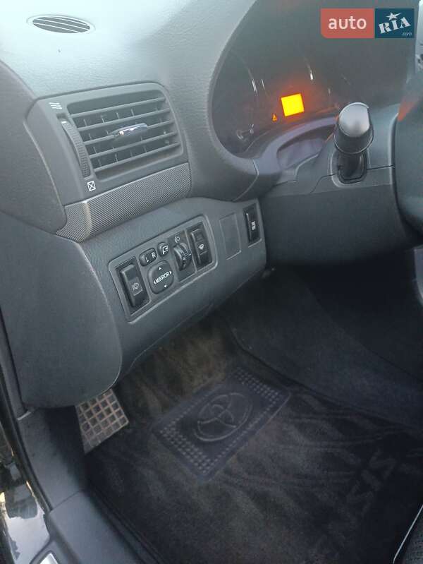 Універсал Toyota Avensis 2008 в Києві