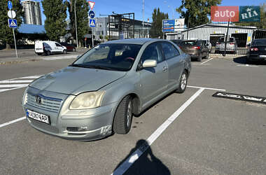 Седан Toyota Avensis 2004 в Киеве