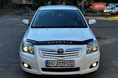 Лифтбек Toyota Avensis 2008 в 