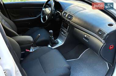 Лифтбек Toyota Avensis 2008 в 