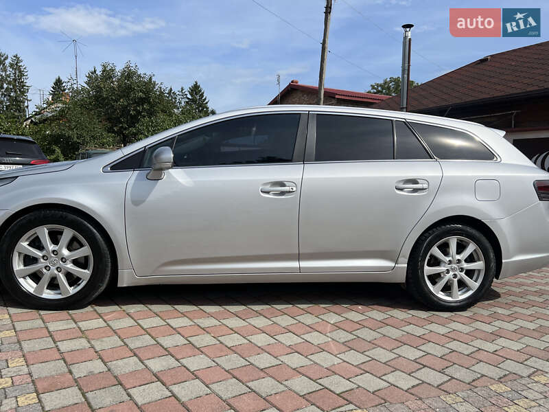 Универсал Toyota Avensis 2010 в Стрые