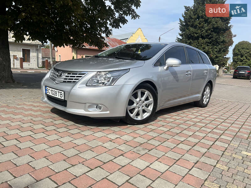 Универсал Toyota Avensis 2010 в Стрые
