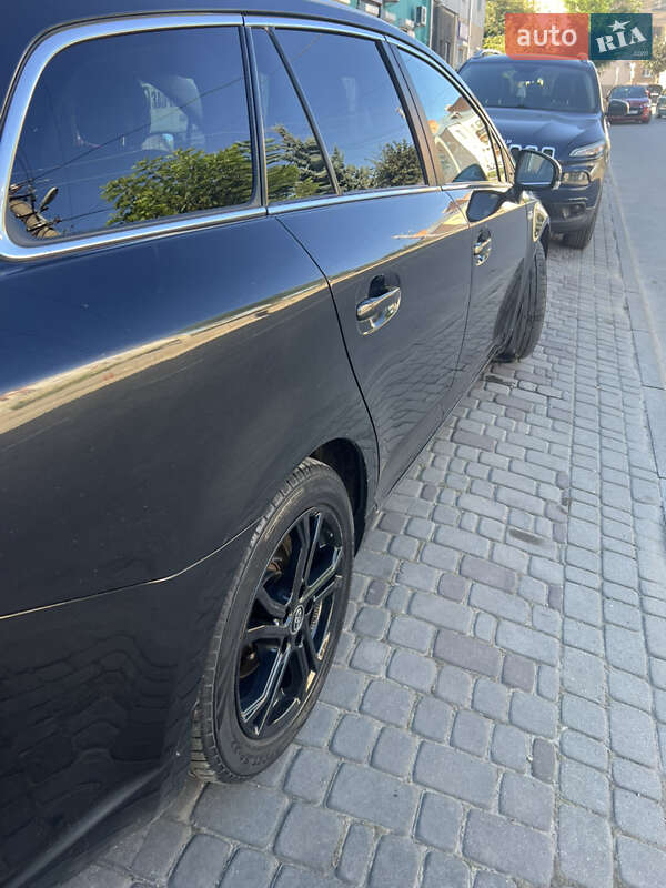 Универсал Toyota Avensis 2012 в Львове