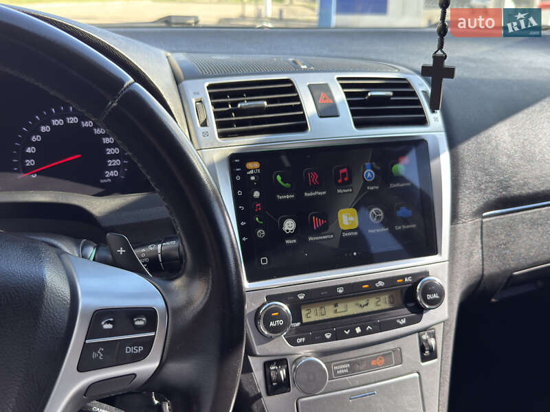 Седан Toyota Avensis 2012 в Харкові