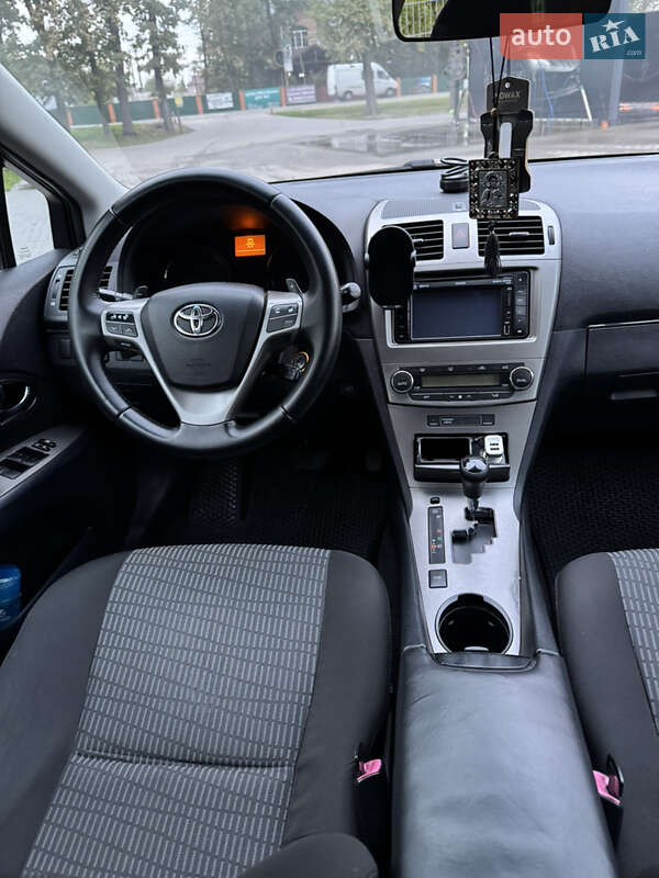 Універсал Toyota Avensis 2010 в Івано-Франківську фото 24 Універсал Toyota Avensis 2010 в Івано-Франківську