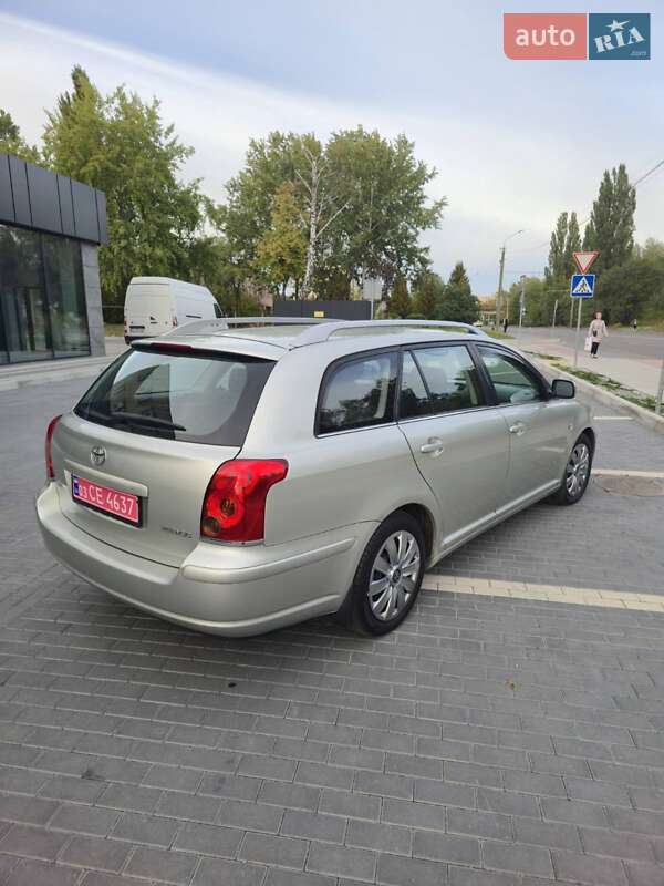 Универсал Toyota Avensis 2005 в Нововолынске