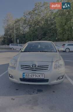Седан Toyota Avensis 2008 в Виннице