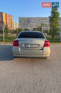 Седан Toyota Avensis 2004 в Миколаєві