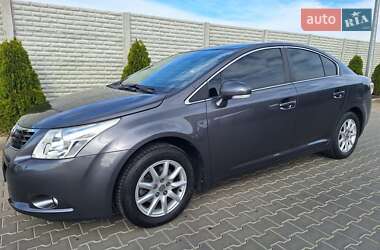 Седан Toyota Avensis 2009 в Дніпрі