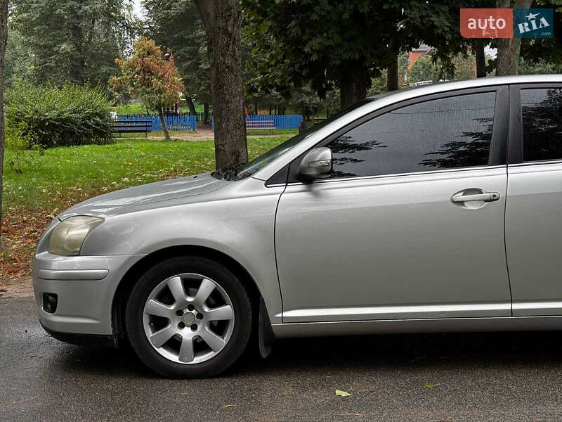 Седан Toyota Avensis 2007 в Киеве