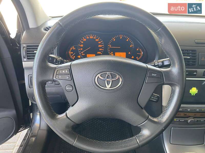 Универсал Toyota Avensis 2006 в Николаеве