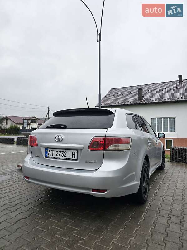 Универсал Toyota Avensis 2011 в Снятине
