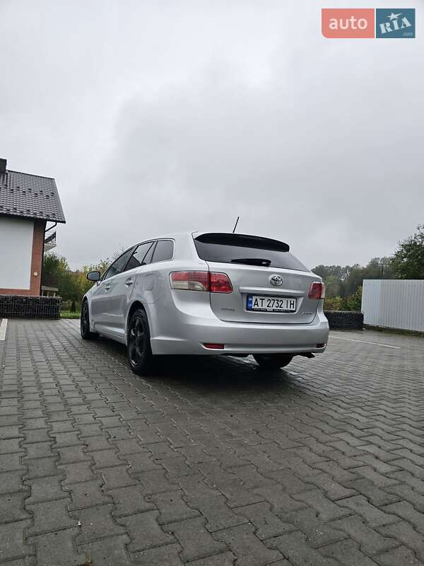 Универсал Toyota Avensis 2011 в Снятине