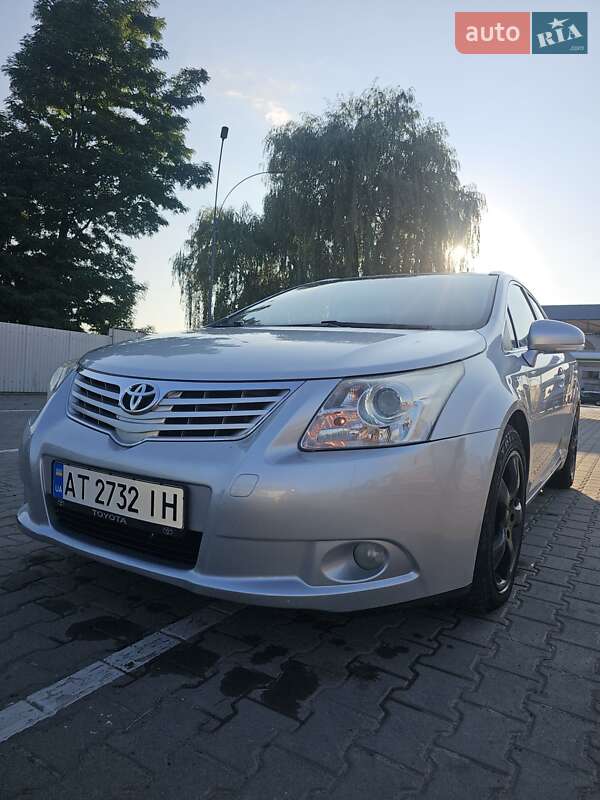 Универсал Toyota Avensis 2011 в Снятине