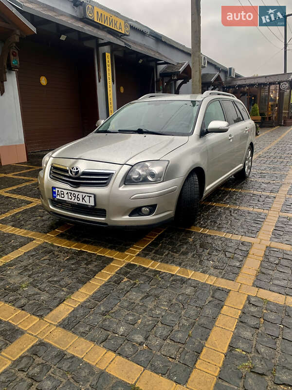 Универсал Toyota Avensis 2008 в Гайвороне