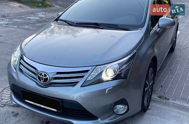 Седан Toyota Avensis 2012 в Полтаві