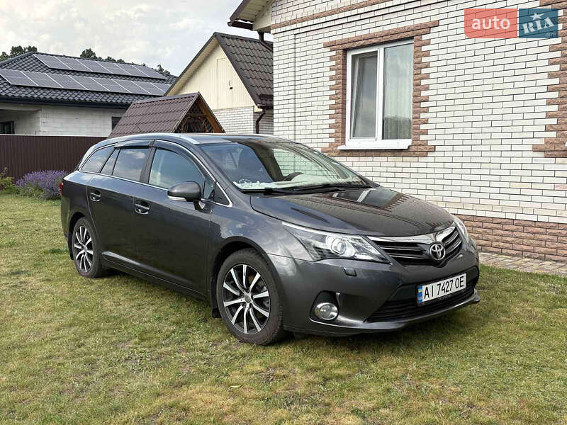 Универсал Toyota Avensis 2012 в Яготине