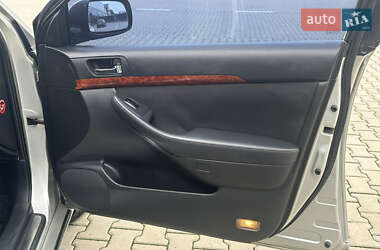 Седан Toyota Avensis 2005 в 