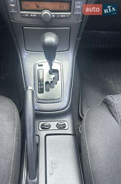 Седан Toyota Avensis 2005 в 