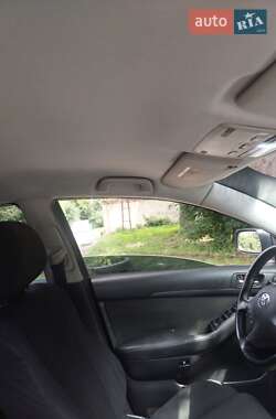 Седан Toyota Avensis 2003 в Львове