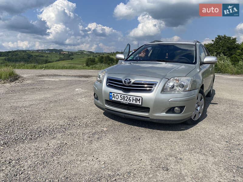 Універсал Toyota Avensis 2007 в Ужгороді