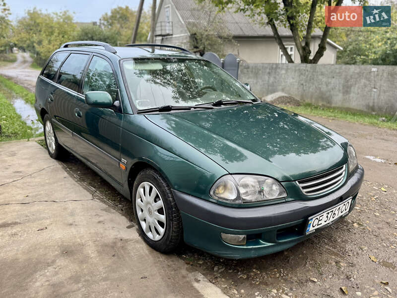 Универсал Toyota Avensis 2000 в Новоселице