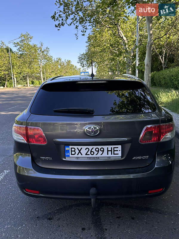 Універсал Toyota Avensis 2011 в Одесі