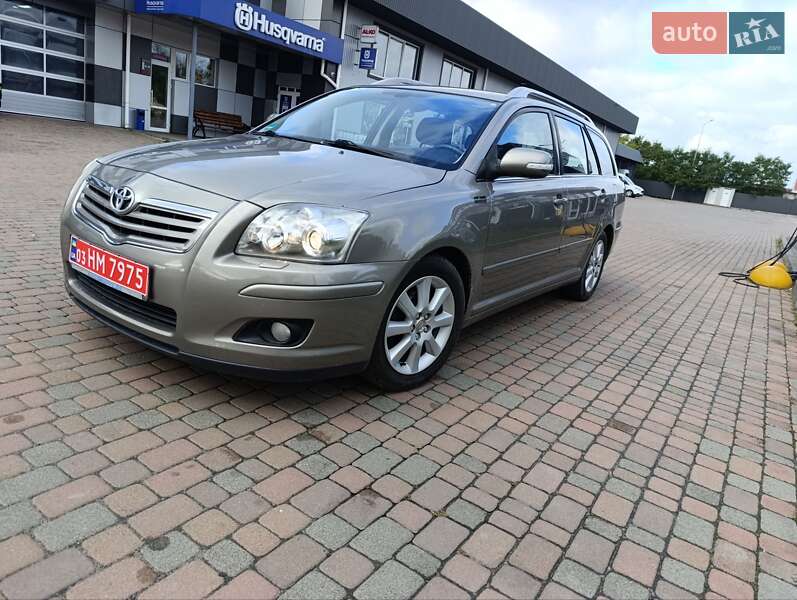 Универсал Toyota Avensis 2007 в Сарнах