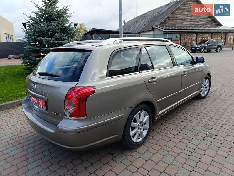 Универсал Toyota Avensis 2007 в Сарнах