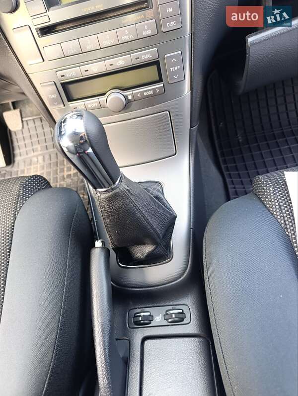 Универсал Toyota Avensis 2007 в Сарнах