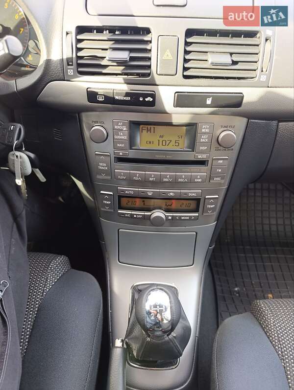 Универсал Toyota Avensis 2007 в Сарнах